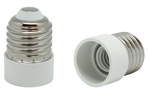 Adattatore con attacco e27 e uscita e14