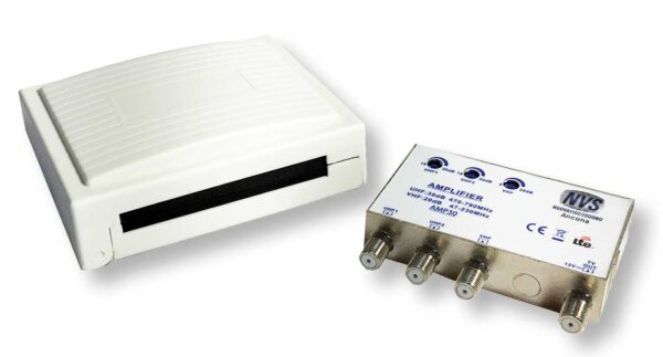 Amplificatore/Miscelatore da palo per segnali TV/DVB