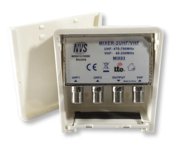 Miscelatore da palo a 2 ingressi UHF+1VHF 1 uscita mix